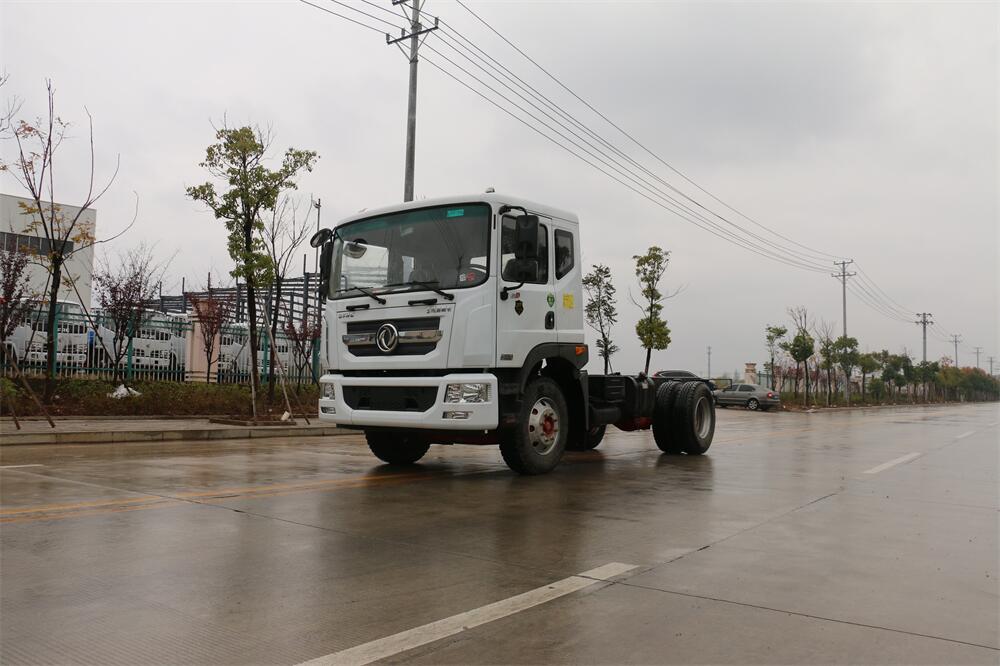 東風D9（3950，康明斯210）國六 內飾照片圖